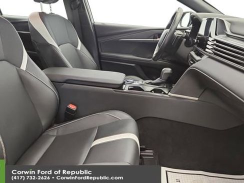 Used 2025 Toyota Camry SE image 24