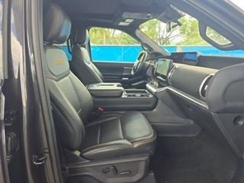 Used 2025 Ford Expedition Tremor AWD/4WD image 18