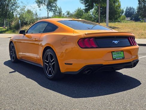 Used 2018 Ford Mustang Premium RWD image 3