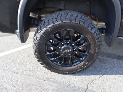 Used 2025 Chevrolet Silverado 2500 LTZ w/ LTZ Plus Package AWD/4WD image 40