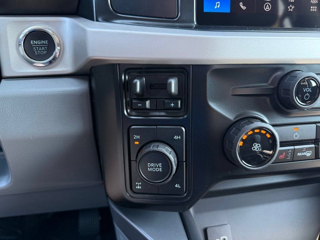 New 2027 Ford F250 XLT w/ XLT Premium Package AWD/4WD image 14