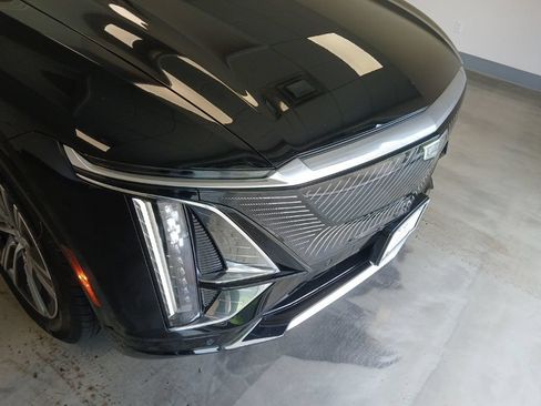 Certified 2024 Cadillac Lyriq Luxury AWD/4WD image 6