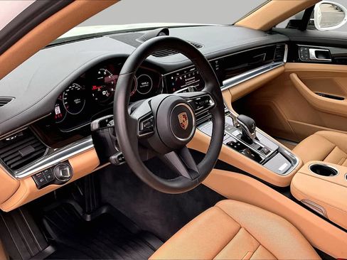 Used 2023 Porsche Panamera RWD image 18