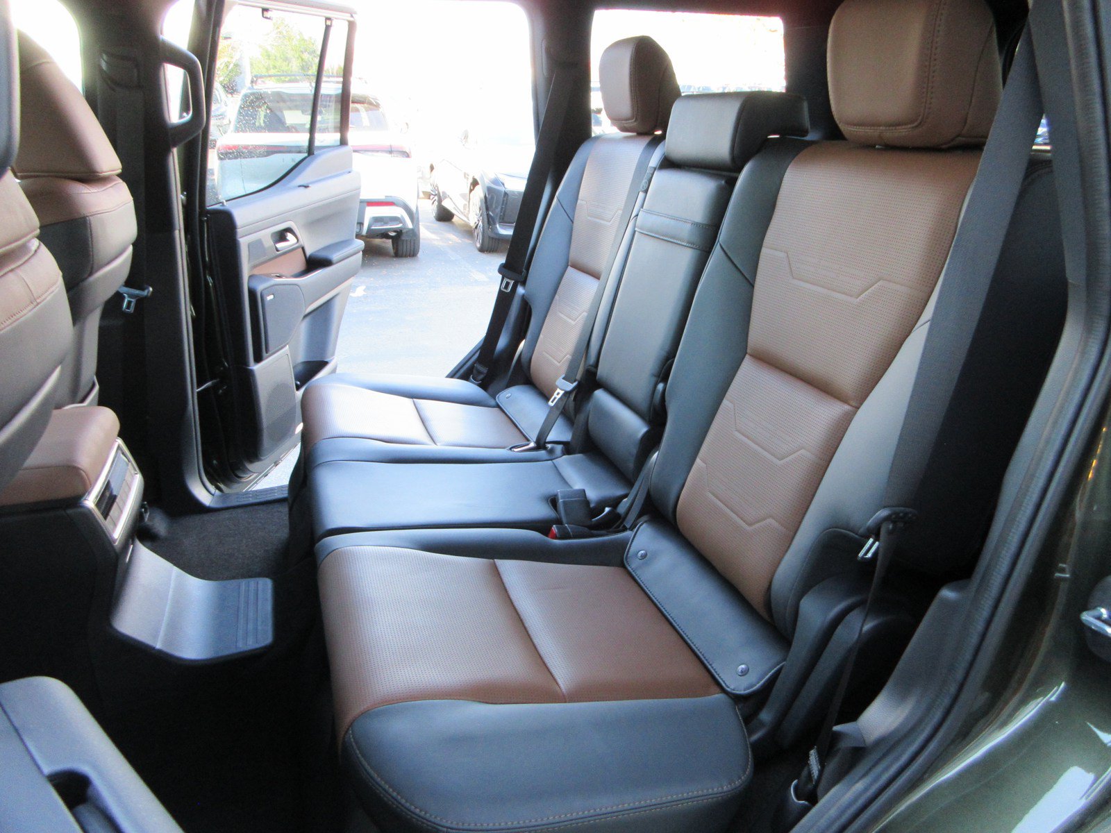 Used 2026 Lexus GX 550 w/ Accessory Package (2T) AWD/4WD image 26