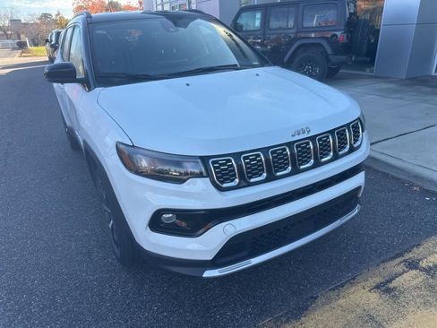 Used 2024 Jeep Compass Limited image 24