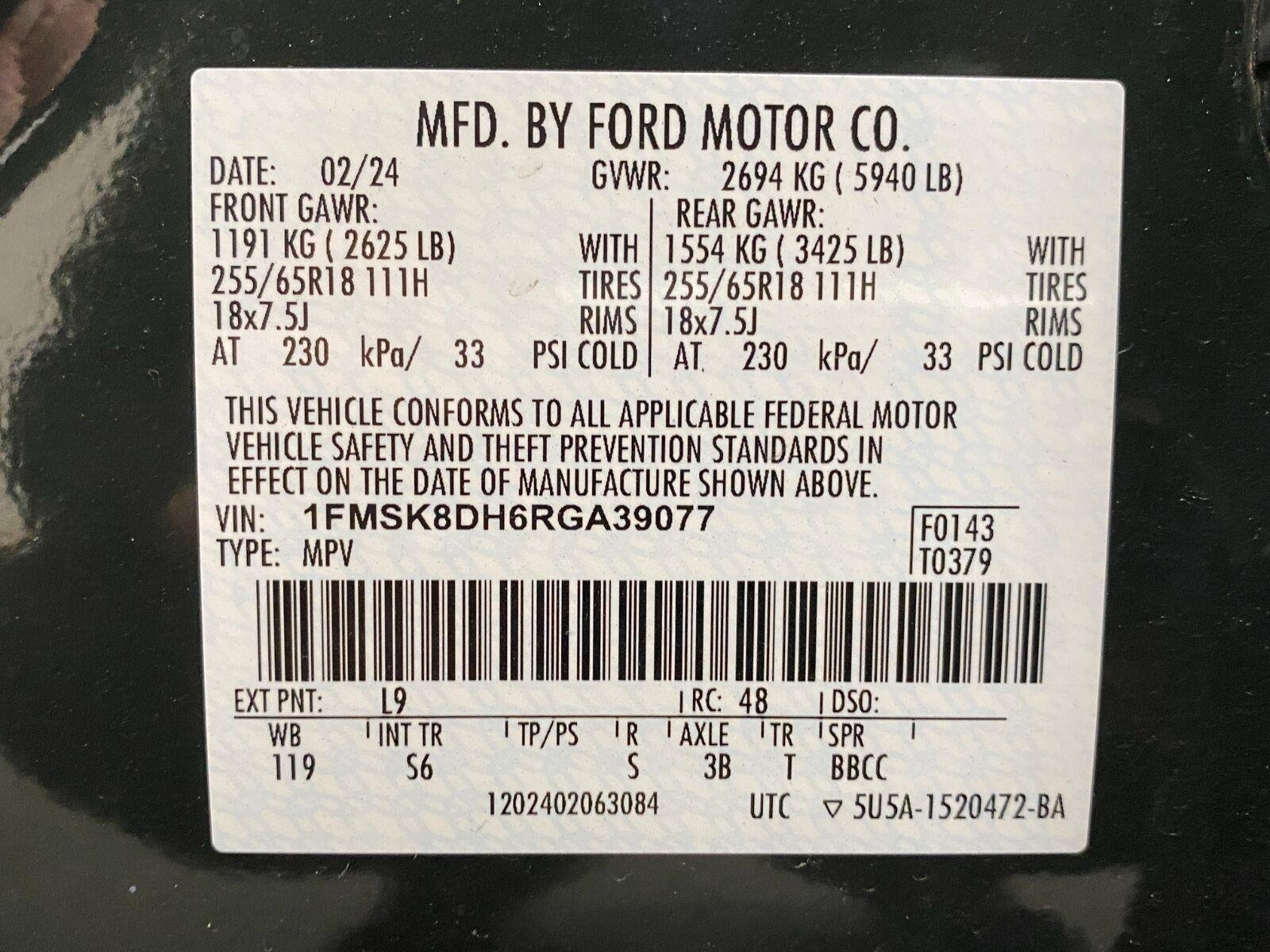 Used 2024 Ford Explorer XLT w/ Equipment Group 202A AWD/4WD image 31