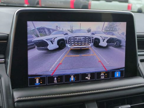 Used 2021 GMC Yukon SLT w/ SLT Premium Package AWD/4WD image 21