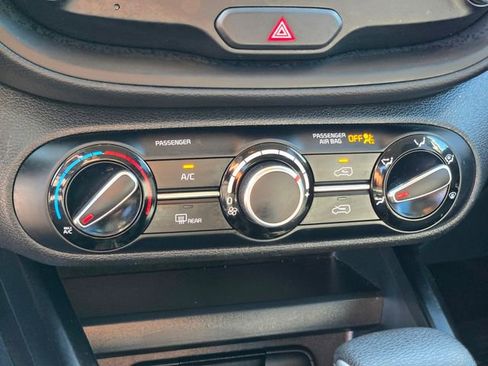 Used 2023 Kia Soul LX w/ LX Technology Package image 30