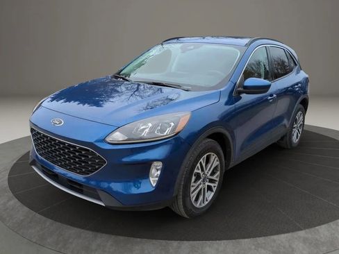 Used 2022 Ford Escape SEL w/ Technology Package AWD/4WD image 2