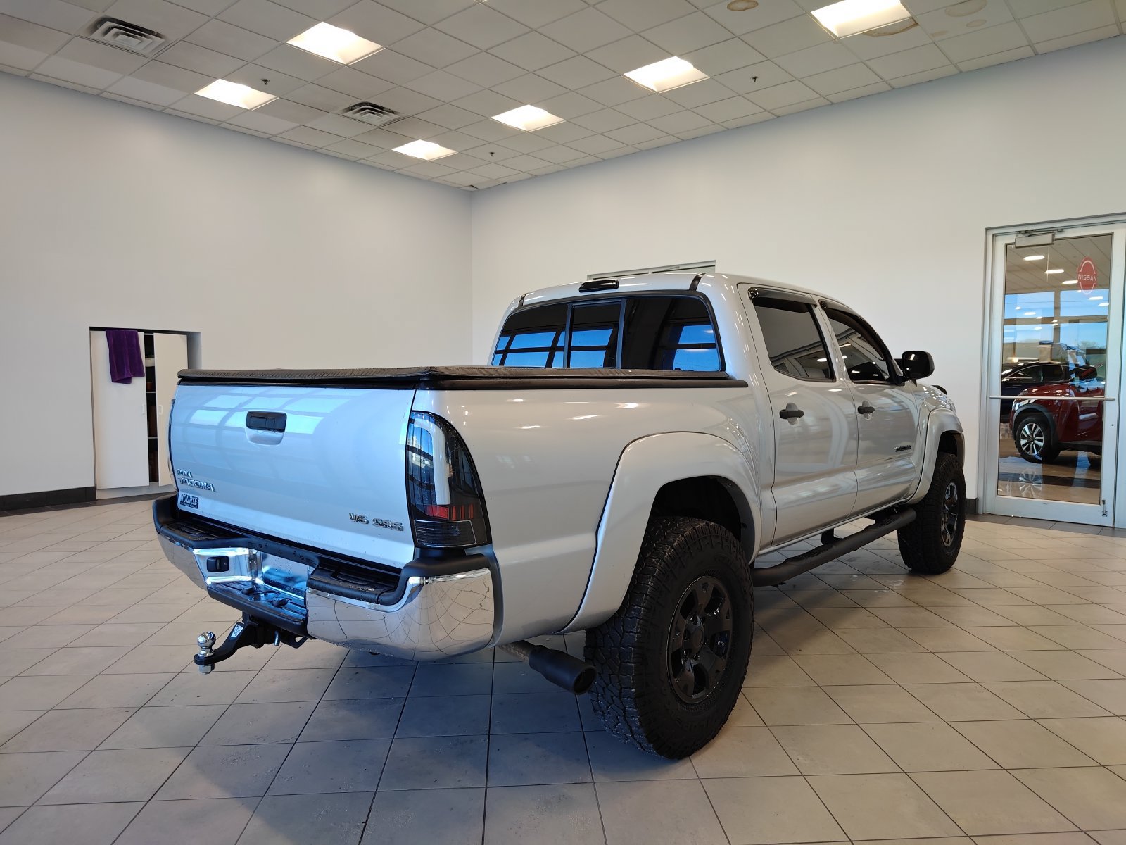 Used 2011 Toyota Tacoma 4x4 Double Cab w/ SR5 Pkg #2 image 3