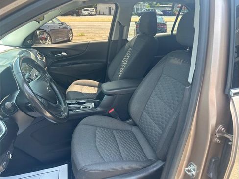 Used 2019 Chevrolet Equinox LT w/ Driver Convenience Package FWD image 13