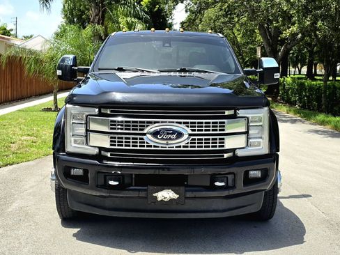 Used 2017 Ford F450 Platinum w/ Platinum Ultimate Package AWD/4WD image 2