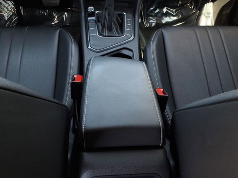 Certified 2022 Volkswagen Tiguan SE image 26