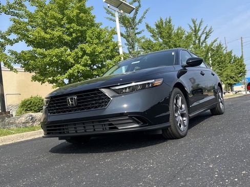 Used 2023 Honda Accord EX image 6
