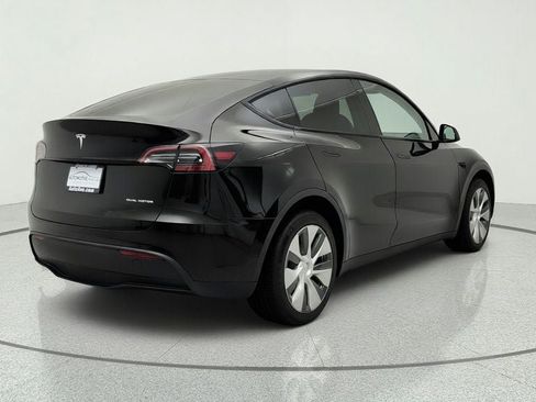 Used 2023 Tesla Model Y Long Range AWD/4WD image 5