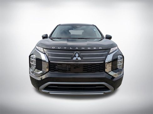 New 2026 Mitsubishi Outlander SE image 8