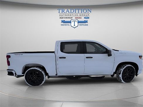 Used 2024 Chevrolet Silverado 1500 Custom image 6