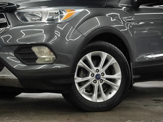Used 2017 Ford Escape SE FWD video 2