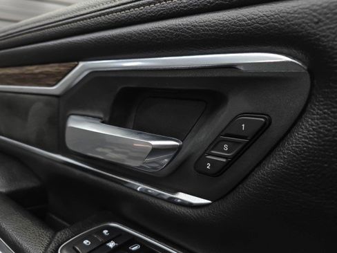 Used 2019 RAM 1500 Laramie AWD/4WD image 32