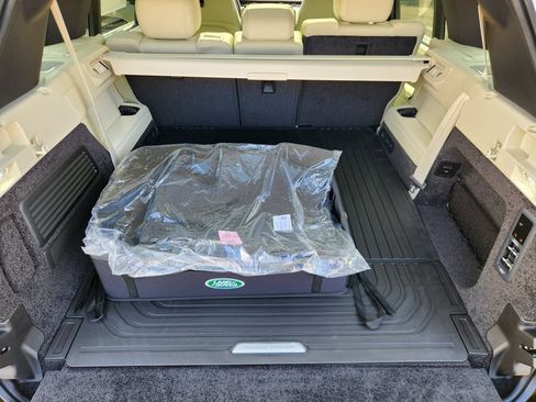 New 2026 Land Rover Range Rover Long Wheelbase SE AWD/4WD image 14