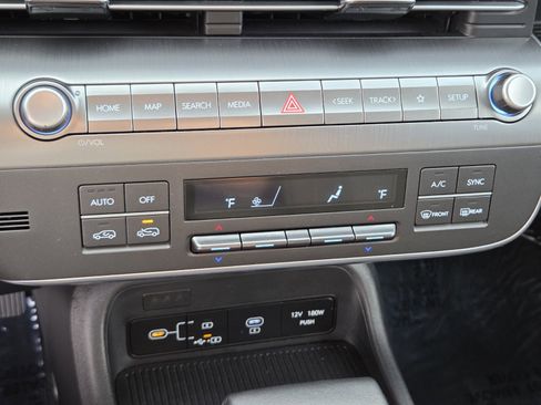 Used 2025 Hyundai Kona SEL image 22