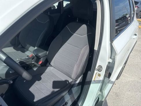 Used 2023 Volkswagen Taos SE image 12