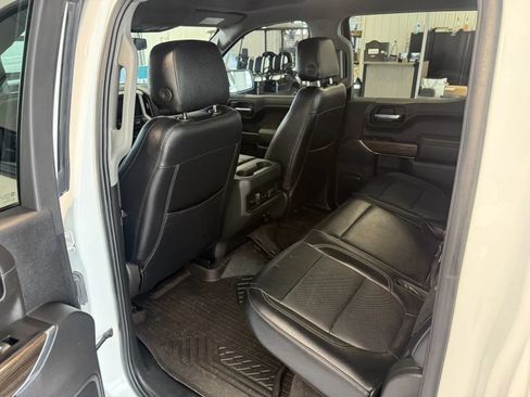 Used 2022 Chevrolet Silverado 1500 LT Trail Boss w/ LPO, Dark Essentials Package AWD/4WD image 13
