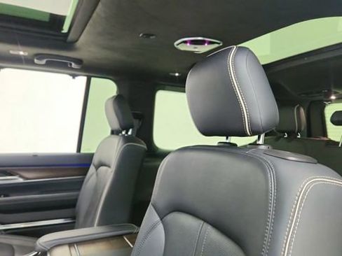 Used 2022 Jeep Grand Wagoneer Series II w/ Convenience Group III image 32