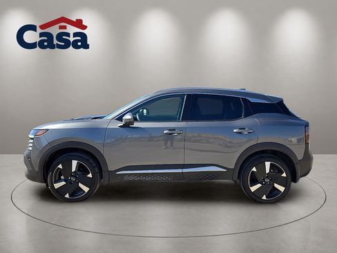 Used 2025 Nissan Kicks SR FWD image 3