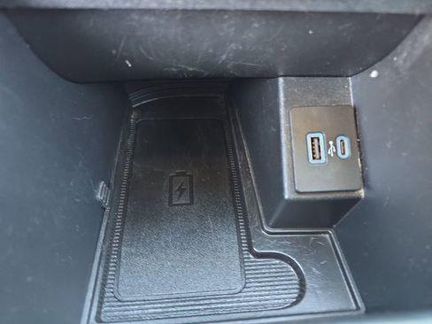 Used 2024 Ford Edge Titanium AWD/4WD image 22