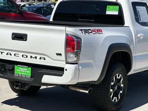 Used 2021 Toyota Tacoma TRD Off-Road w/ Technology Package AWD/4WD image 8