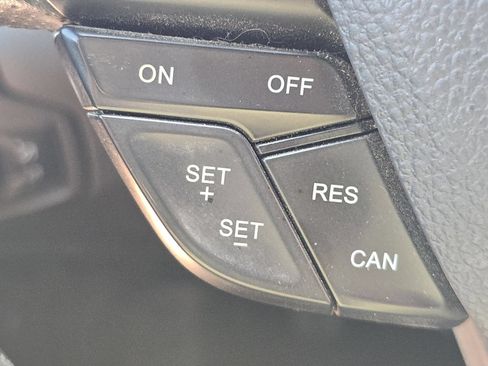 Used 2018 Ford Focus ST FWD image 9