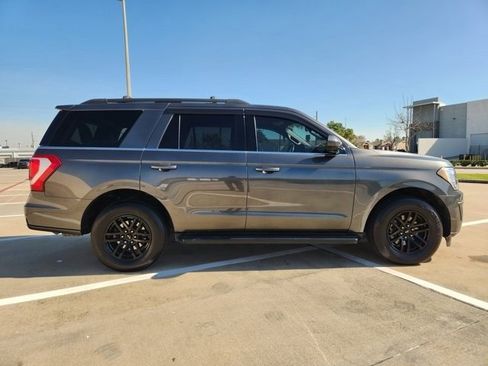 Used 2021 Ford Expedition XLT image 4