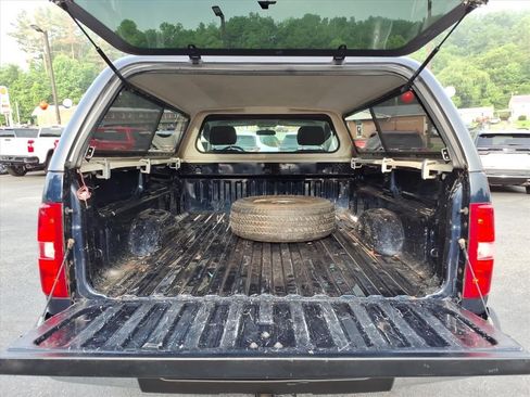 Used 2010 Chevrolet Silverado 1500 W/T RWD image 8