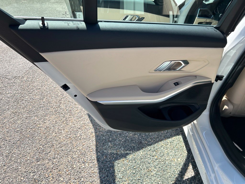 Used 2021 BMW 330i xDrive Sedan w/ Driving Assistance Package AWD/4WD image 23