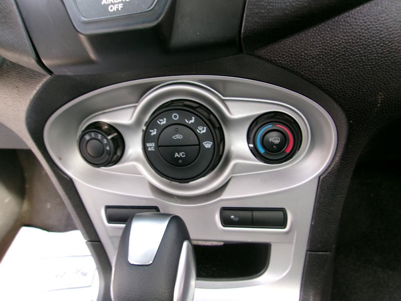 Used 2016 Ford Fiesta SE FWD image 20