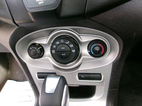 Used 2016 Ford Fiesta SE FWD image 20