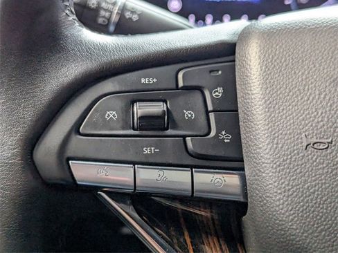 Used 2023 Cadillac Escalade ESV Premium Luxury image 22