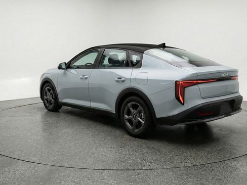 Used 2025 Kia K4 LXS image 6