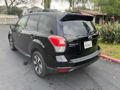 Used 2017 Subaru Forester 2.5i Premium w/ All-Weather Package image 3