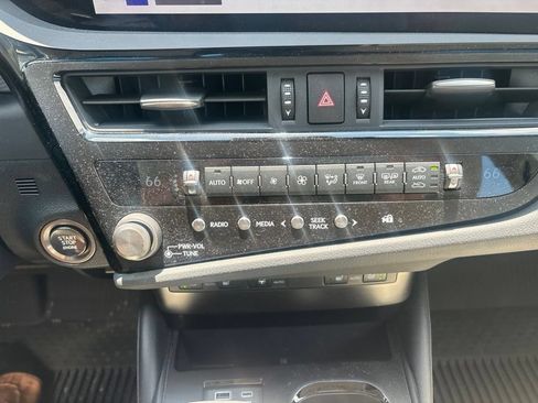 Used 2024 Lexus ES 350 w/ Premium Package FWD image 15