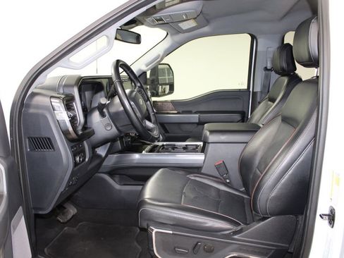 Used 2024 Ford F250 Lariat image 26