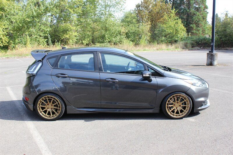 Used 2018 Ford Fiesta ST FWD image 5