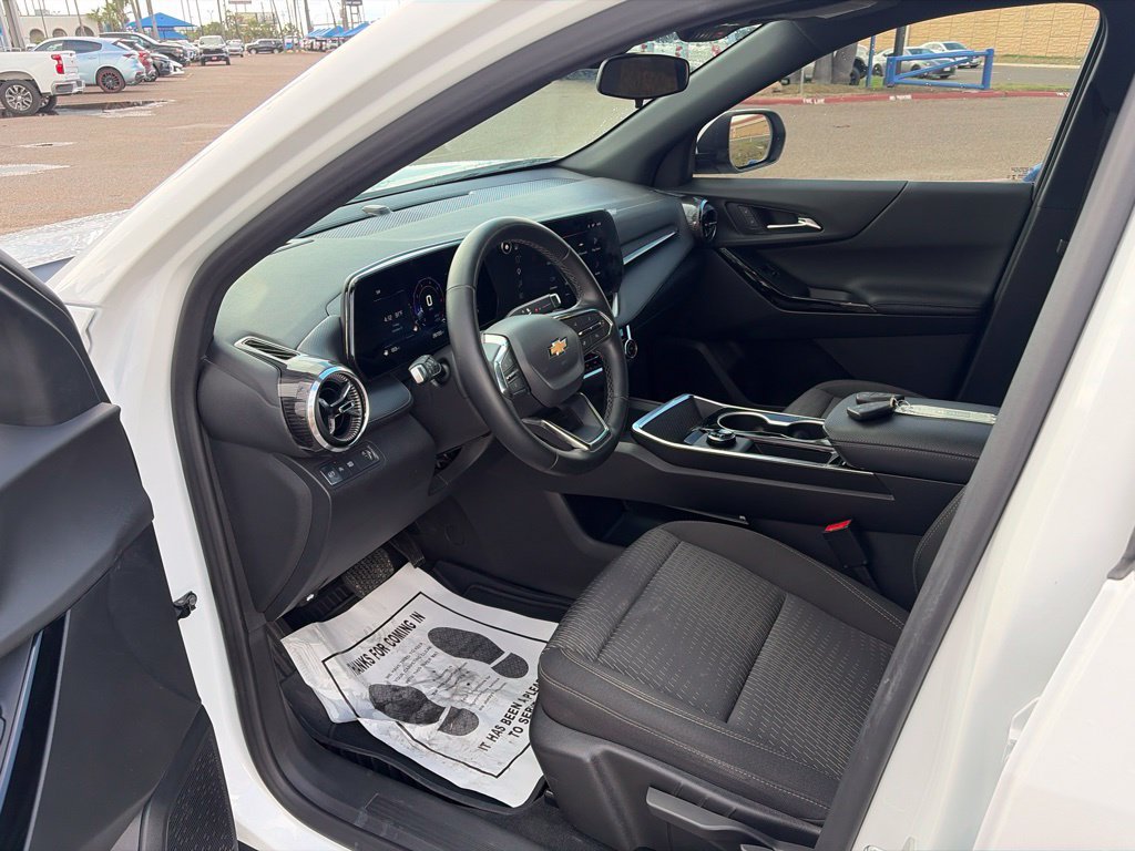 Used 2026 Chevrolet Equinox LT FWD image 10