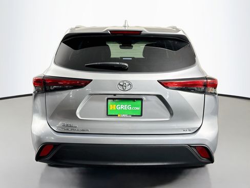 Used 2023 Toyota Highlander XLE FWD image 8