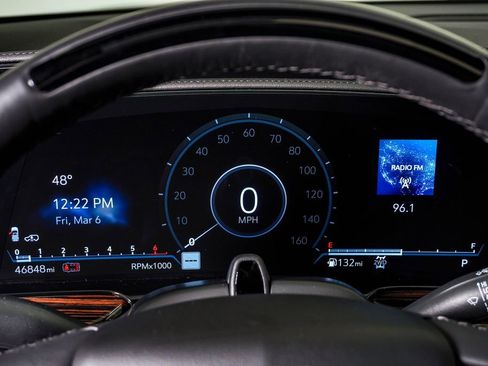 Used 2024 Cadillac Escalade Premium Luxury w/ Performance Package image 26