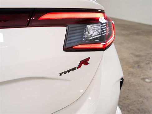 Used 2023 Honda Civic Type R image 11