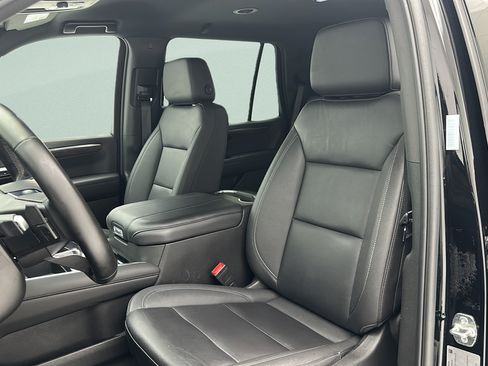 Used 2025 Chevrolet Tahoe LT AWD/4WD image 15