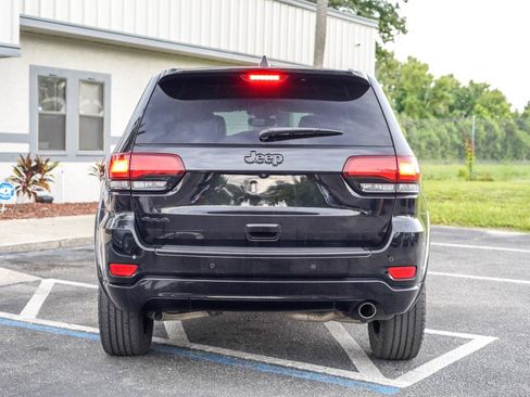 Used 2018 Jeep Grand Cherokee Altitude AWD/4WD image 5