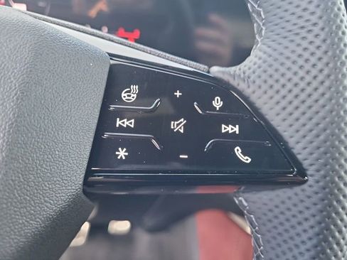 New 2025 Audi SQ5 Prestige image 23